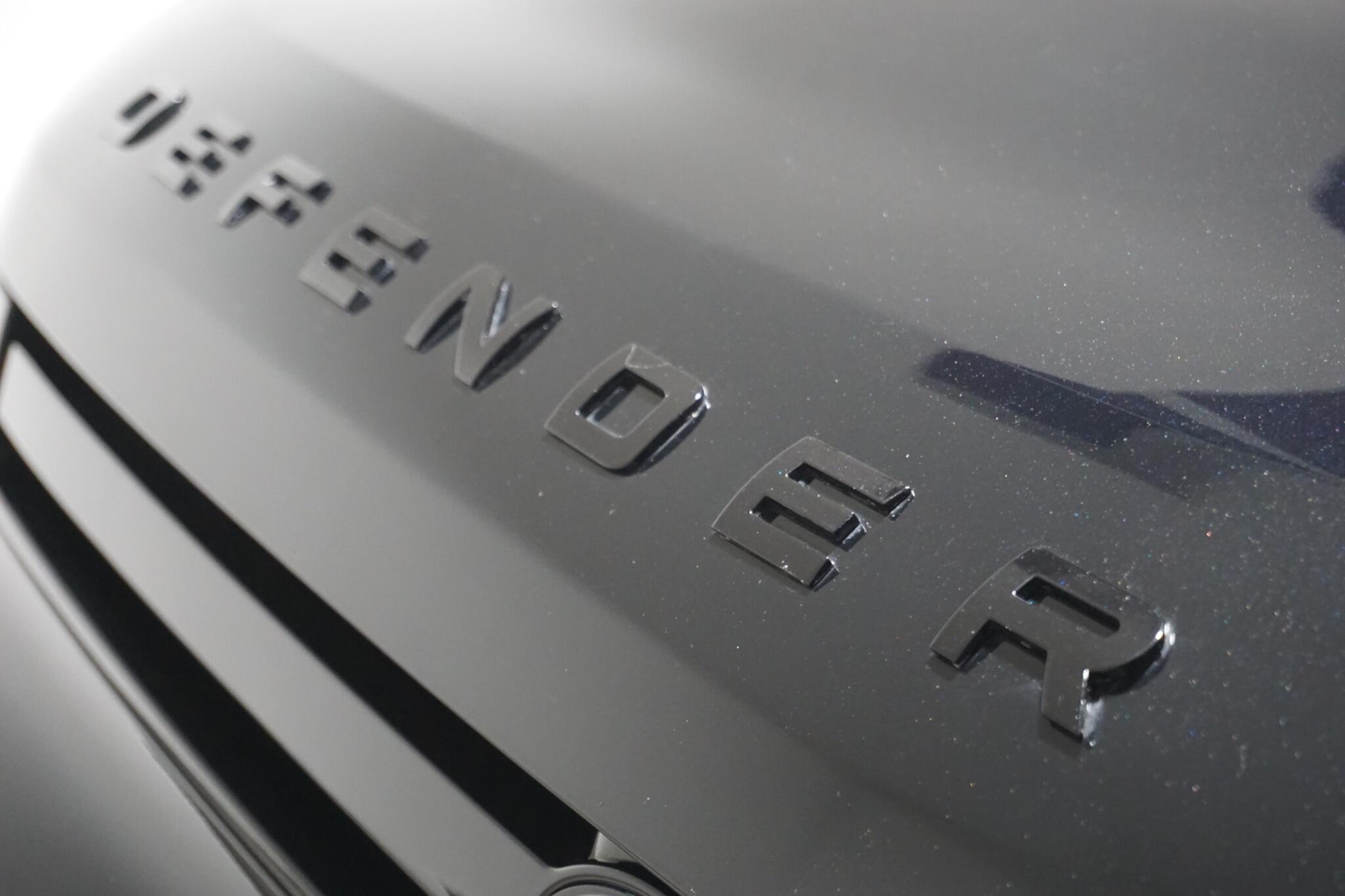 Land Rover Defender 110 3.0 D250 MHEV HSE Hard Top SUV 5dr Diesel Auto 4WD MWB Euro 6 (s/s) (250 ps)